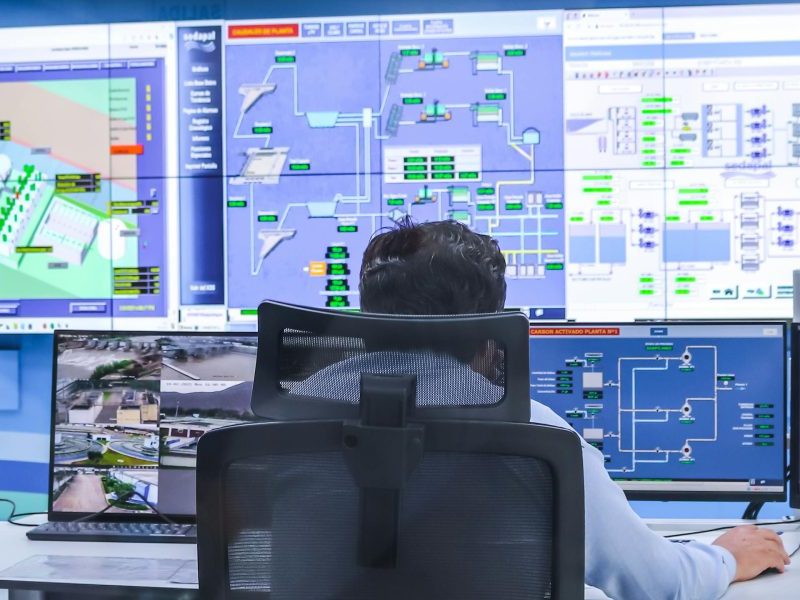 AI Monitoring Tools That Catch Hallucinations Before They Harm Your Business